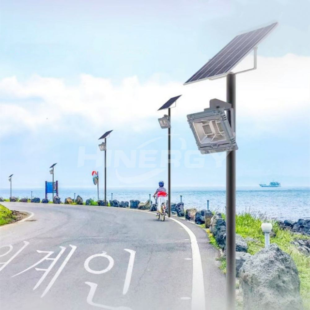 Os melhores holofotes movidos a energia solar para exteriores | Luzes de inundação LED externas solares com melhor classificação ao ar livre 