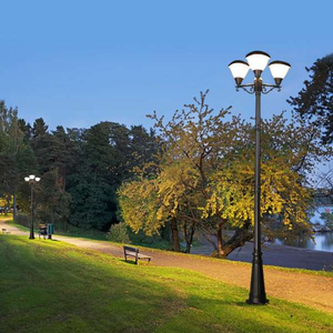 Luzes de poste de lâmpada externa movidas a energia solar para iluminação de pátio de jardim